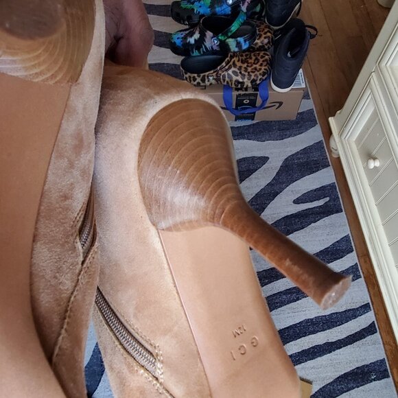 AUTHENTIC GUCCI Suede Tall Boots - Picture 5 of 9